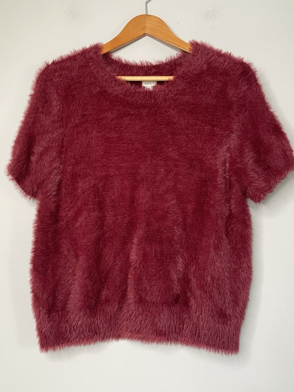 A New Day Women’s XL Wine Red Fuzzy Eyelash Knit Short Sleeve Sweater Top